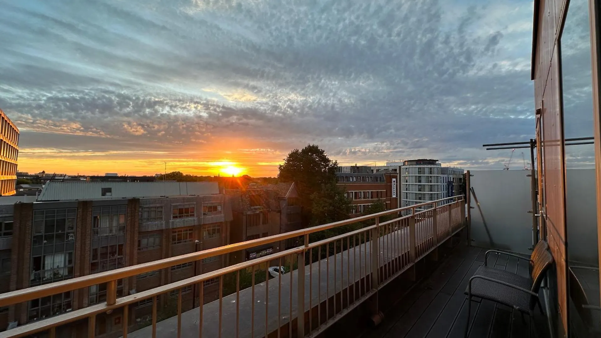公寓 Spacious 2 Bedroom Penthouse Retreat 伦敦