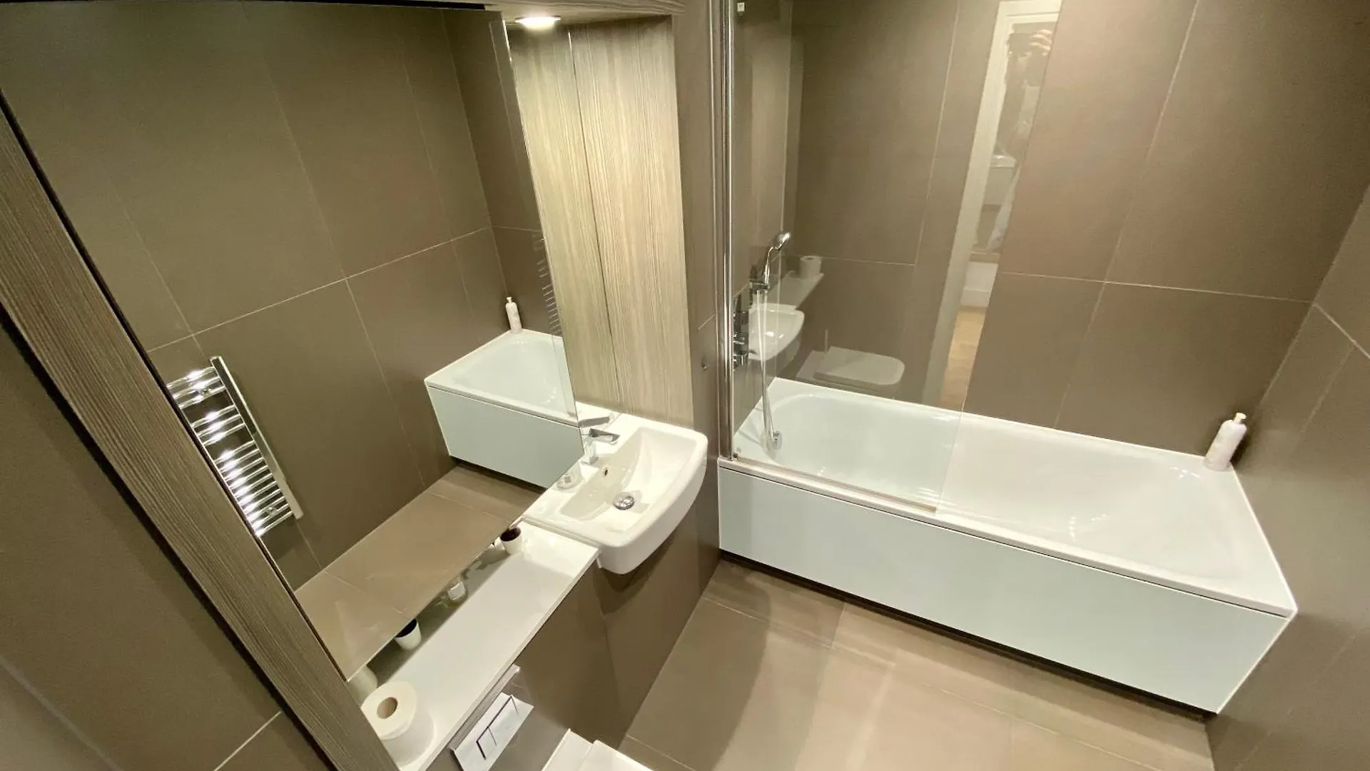 Spacious 2 Bedroom Penthouse Retreat 伦敦 0*,  英国