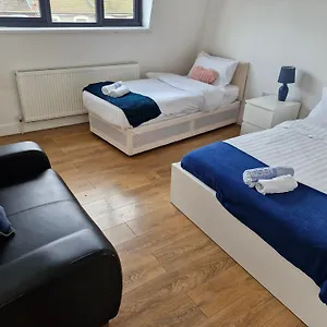 Apartment Simply Relax,1 Eastham, London