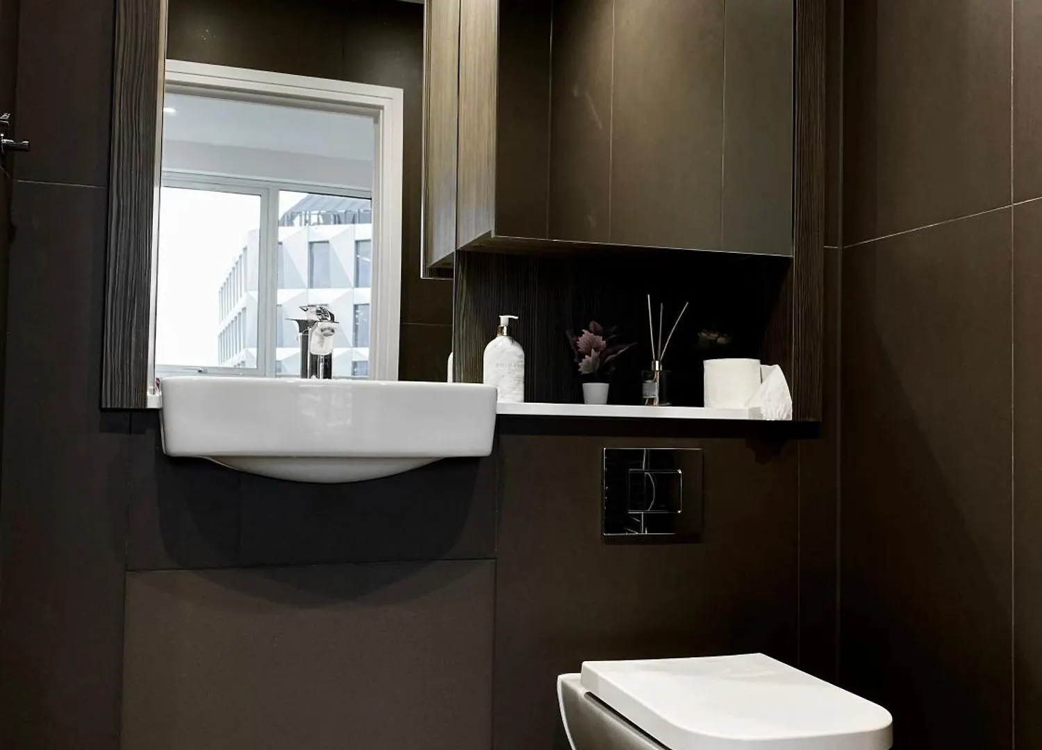 Apartment Spacious 2 Bedroom Penthouse Retreat London