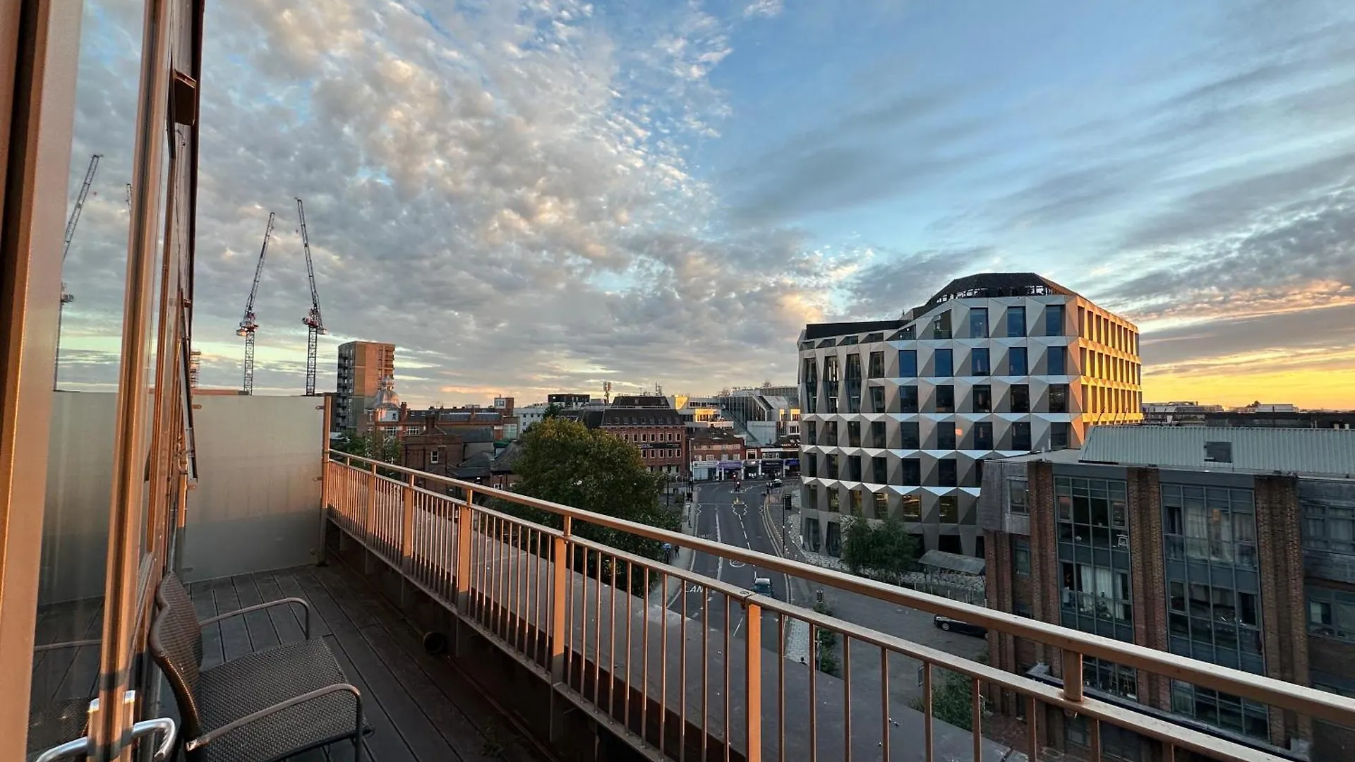 Spacious 2 Bedroom Penthouse Retreat London United Kingdom
